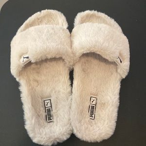 Puma slides, faux fur, size 10, brand new